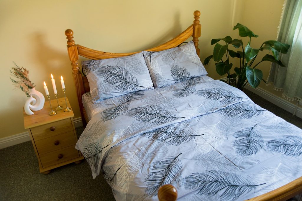 Bedding Calico Feathers